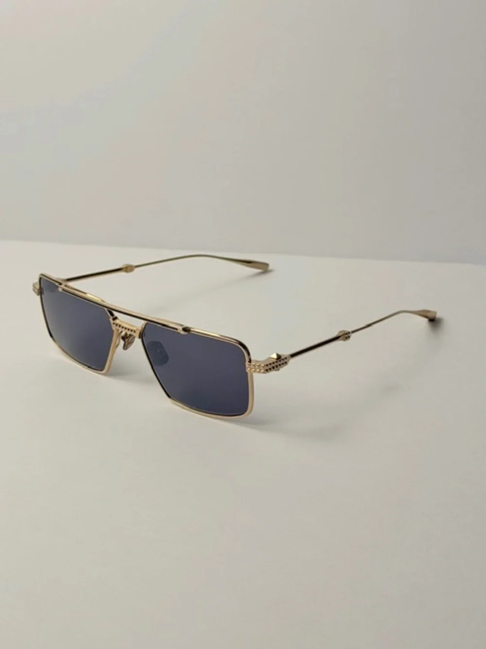 Valentino V-SEI VLS-111A-58 Gold Titanium Sunglasses New Authenticity